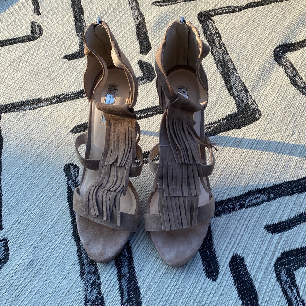 Sandal ( high heels)